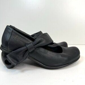 Eject Shoes Mary Jane Pumps Sculpted Heel Bow Strap Size 41 US 10 Artsy Quirky